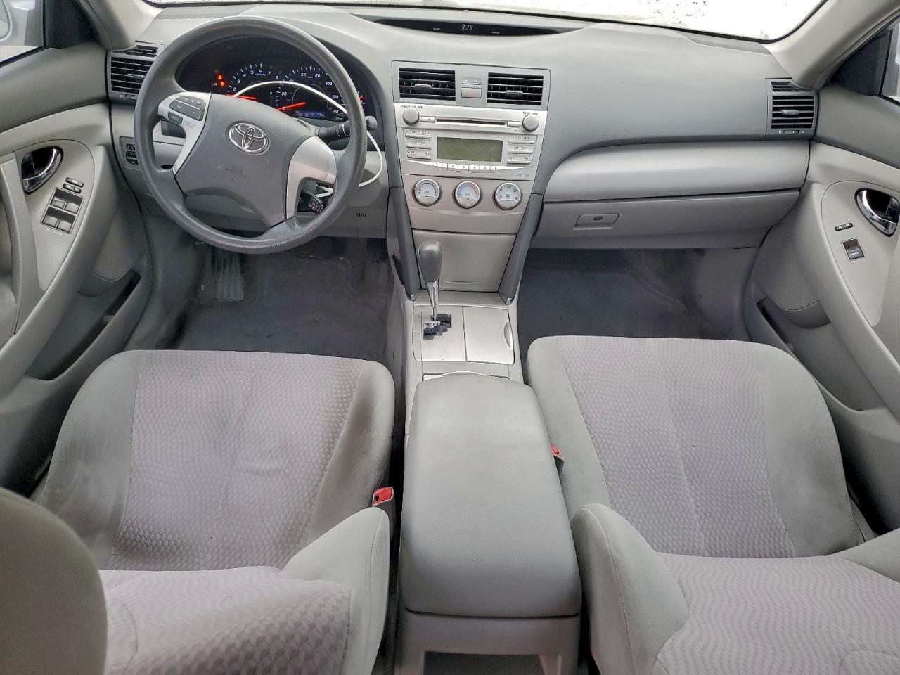 2010 TOYOTA CAMRY BASE photo 8