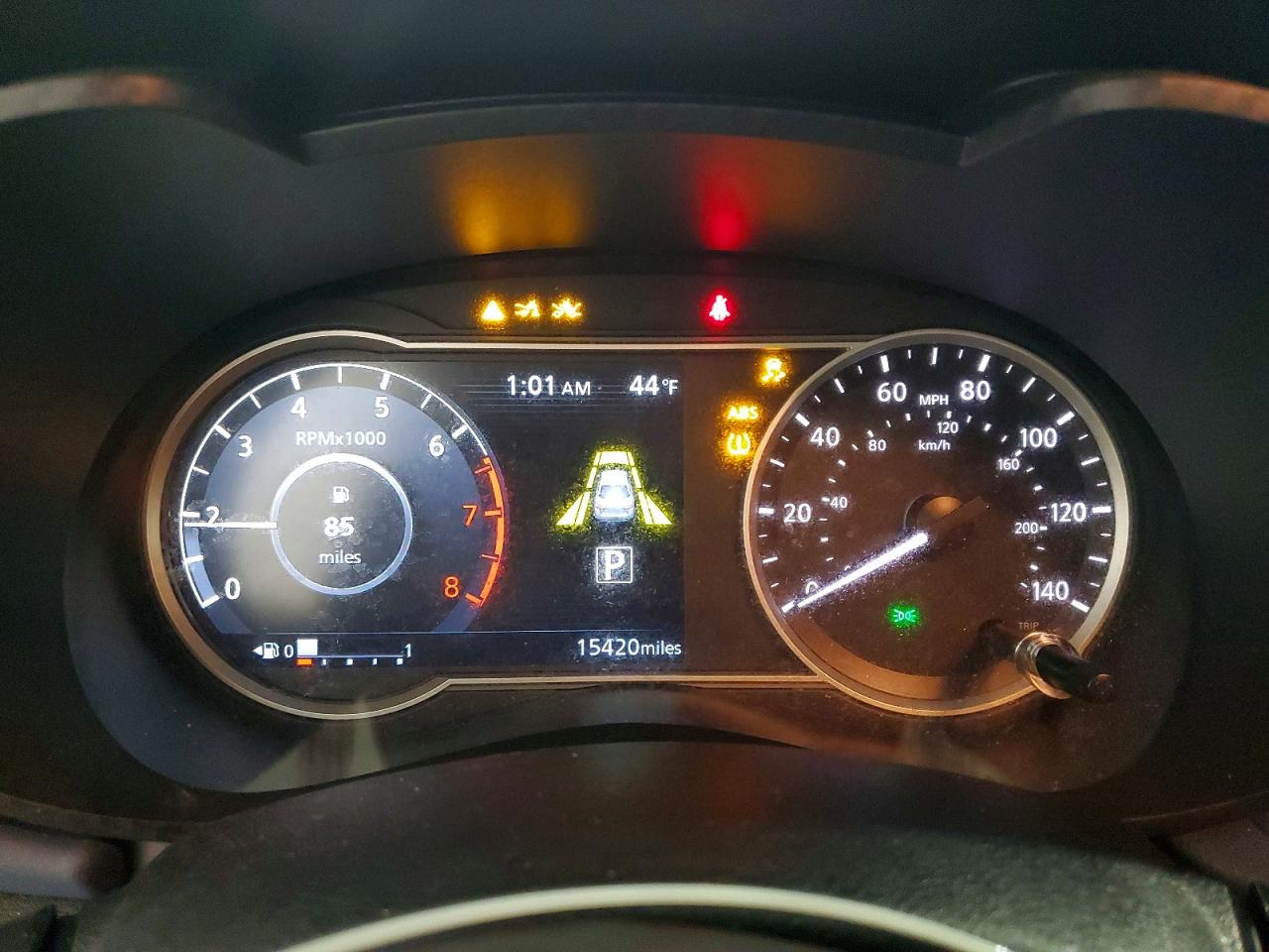 2025 NISSAN VERSA SV photo 9