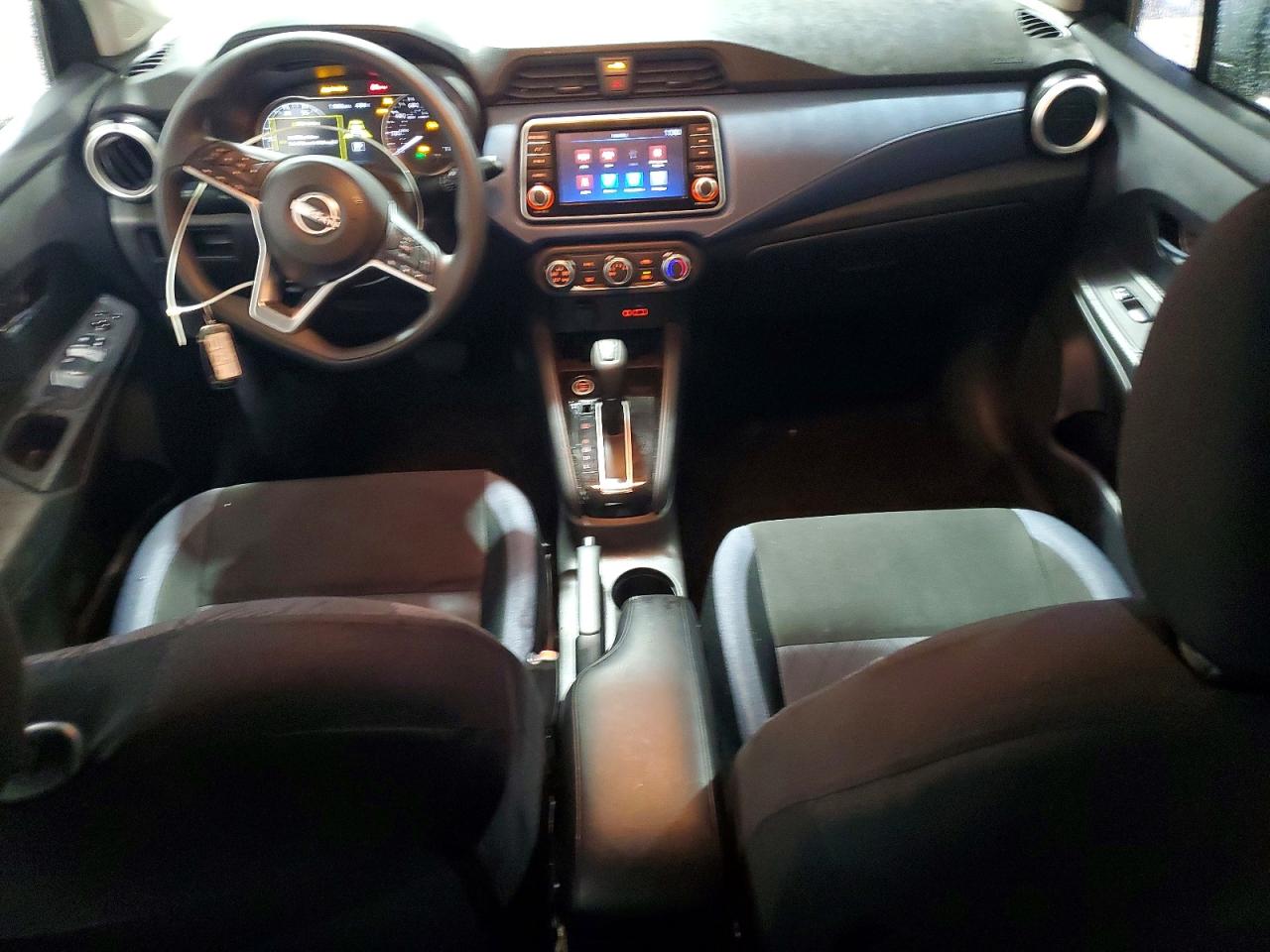 2025 NISSAN VERSA SV photo 8