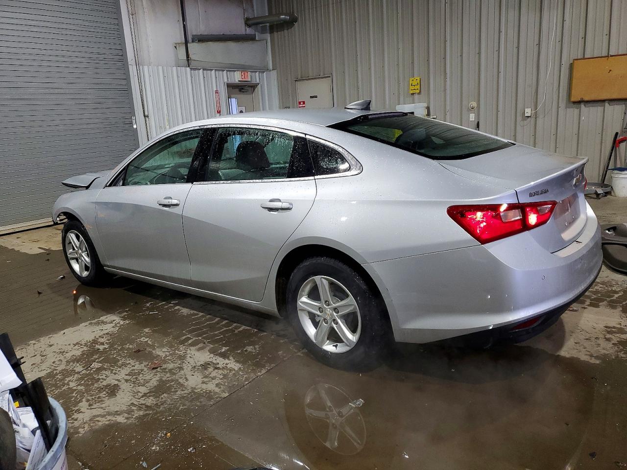2022 CHEVROLET MALIBU LS photo 2