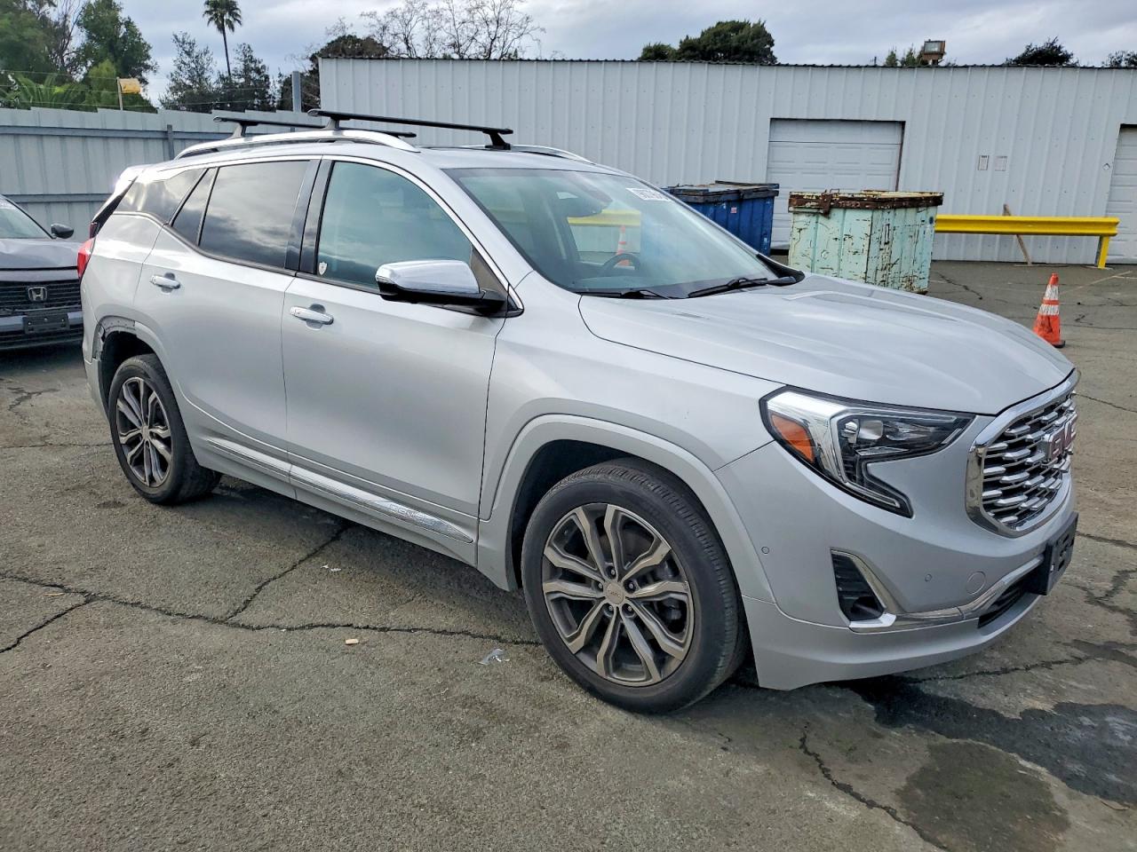2019 GMC TERRAIN DENALI photo 4