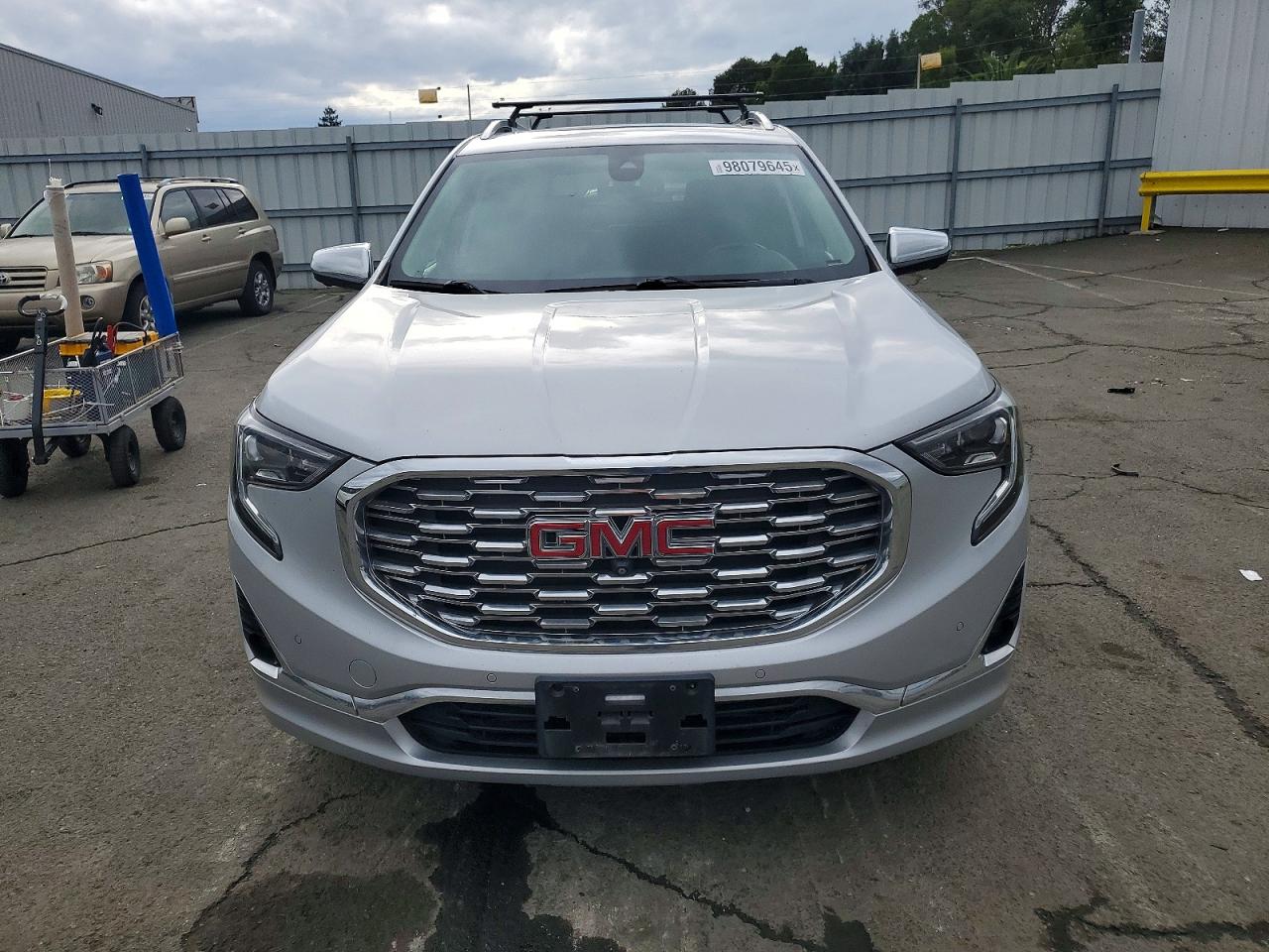 2019 GMC TERRAIN DENALI photo 5