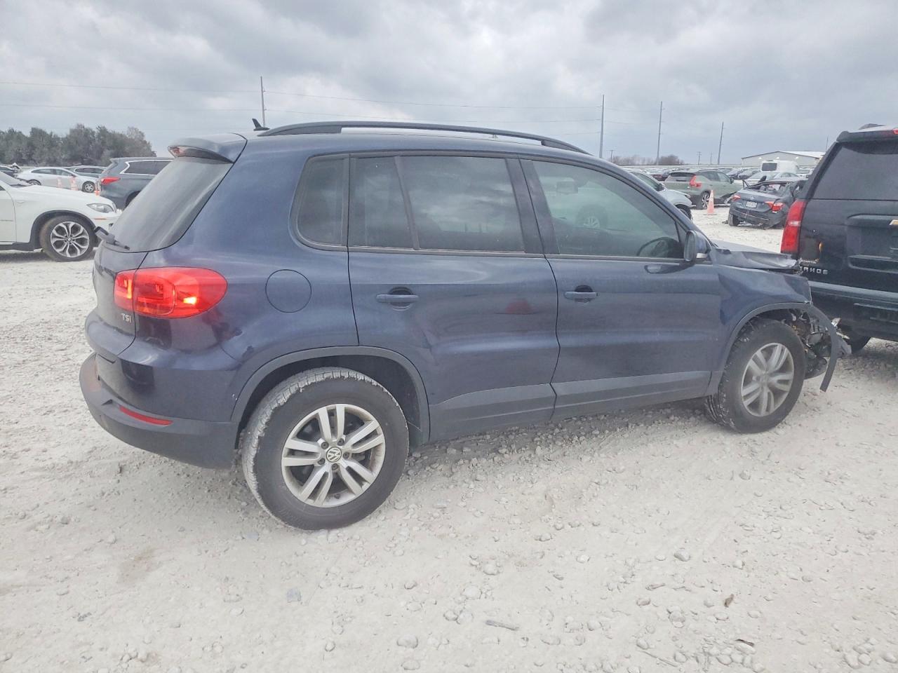2016 VOLKSWAGEN TIGUAN S photo 5