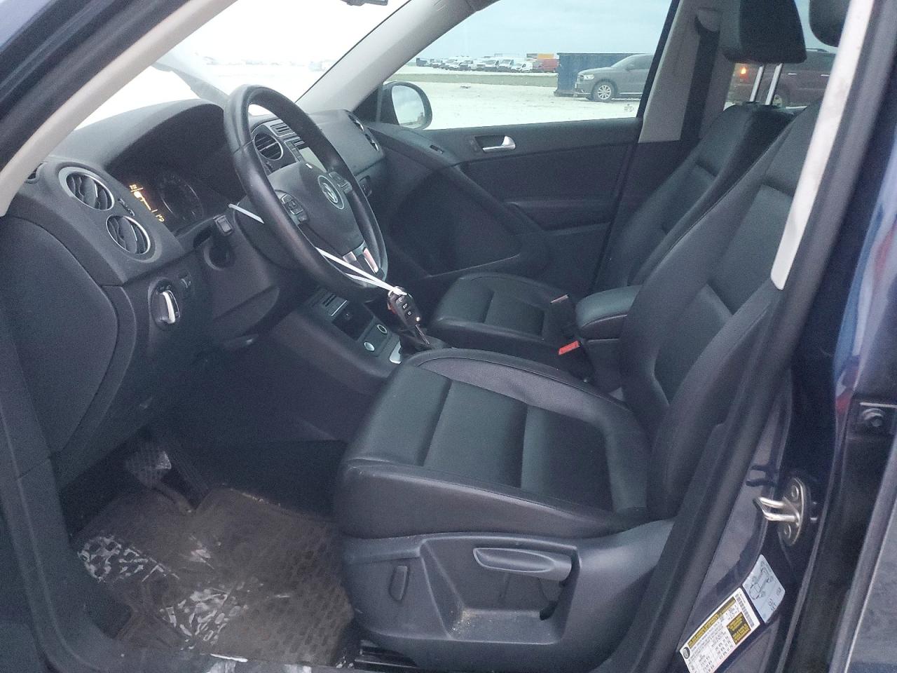 2016 VOLKSWAGEN TIGUAN S photo 13