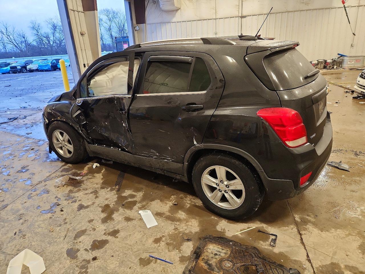 2020 CHEVROLET TRAX 1LT photo 2