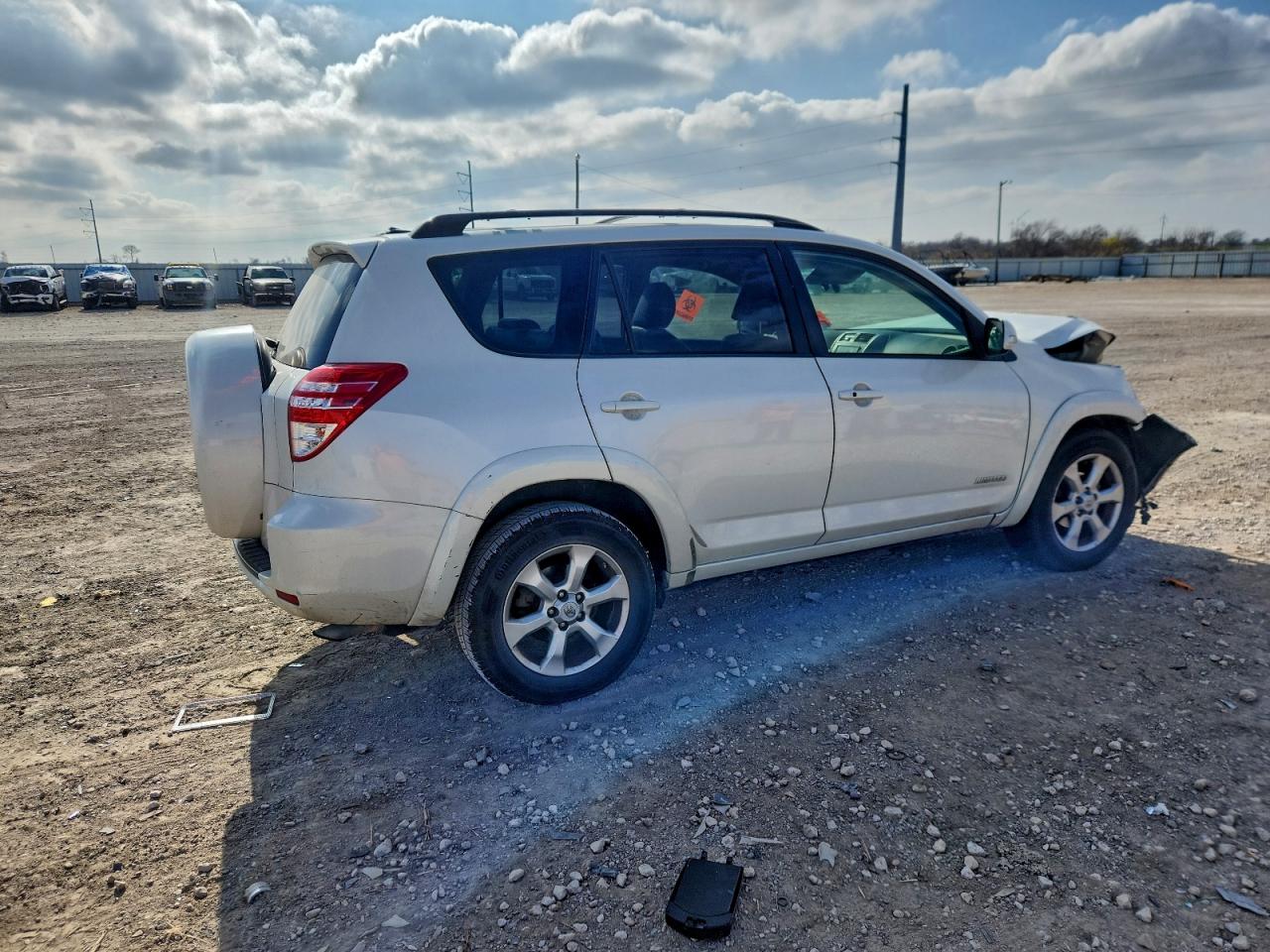 2010 TOYOTA RAV4 LIMITED photo 3