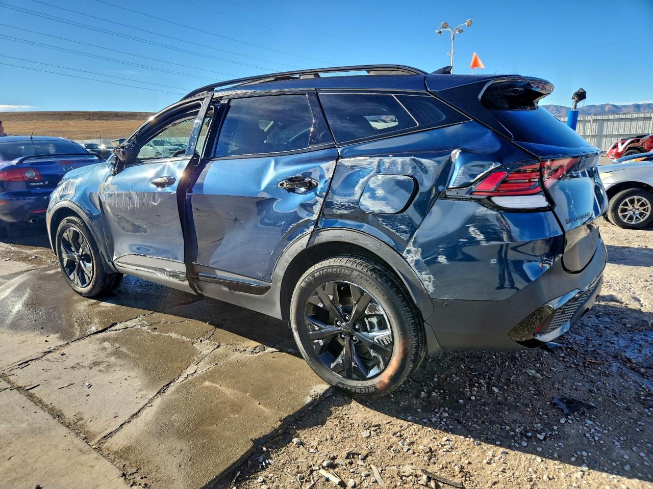2025 KIA SPORTAGE X-LINE PRESTIGE photo 3