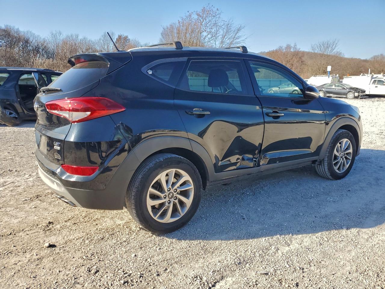 2017 HYUNDAI TUCSON photo 9