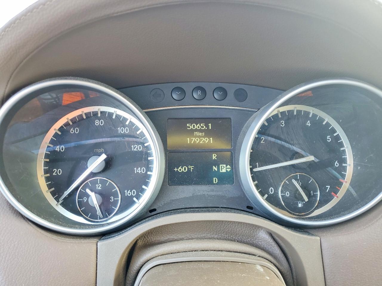2010 MERCEDES-BENZ GL 550 4MATIC photo 9