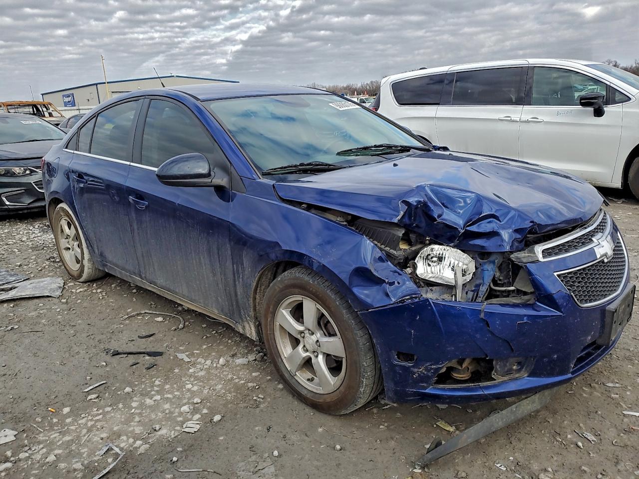 2013 CHEVROLET CRUZE LT photo 4
