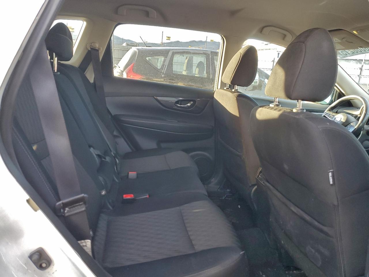 2018 NISSAN ROGUE S photo 19