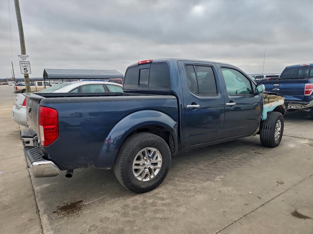 2019 NISSAN FRONTIER S photo 5