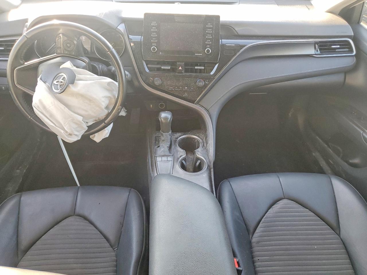 2022 TOYOTA CAMRY SE photo 8