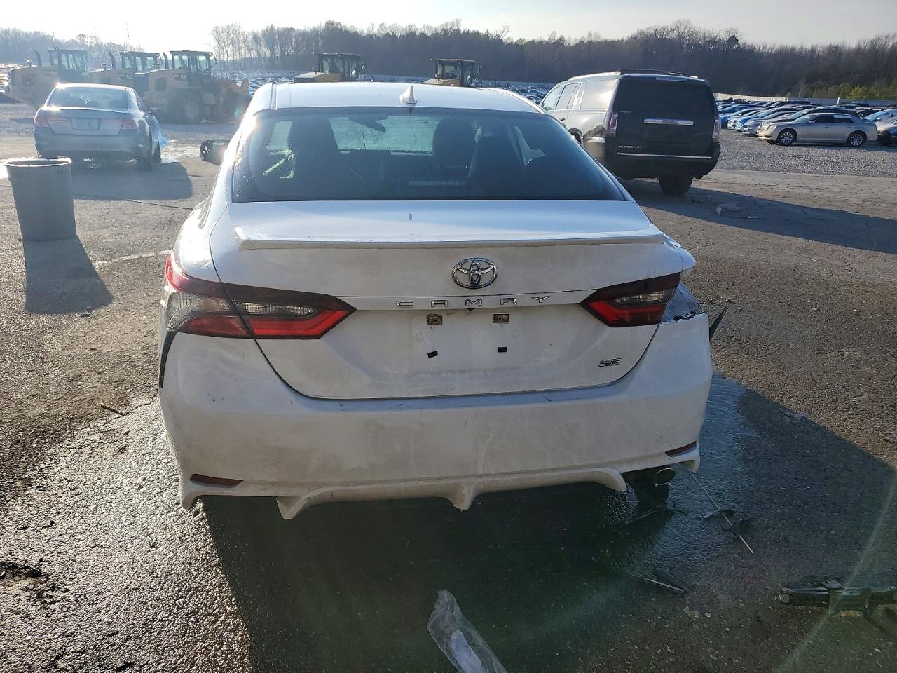 2022 TOYOTA CAMRY SE photo 6