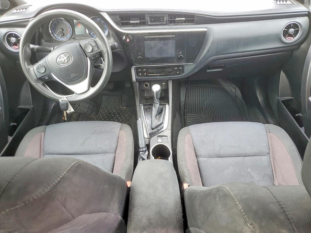 2018 TOYOTA COROLLA L photo 8