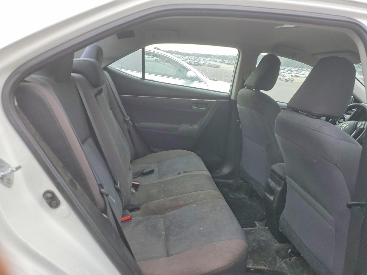 2018 TOYOTA COROLLA L photo 10