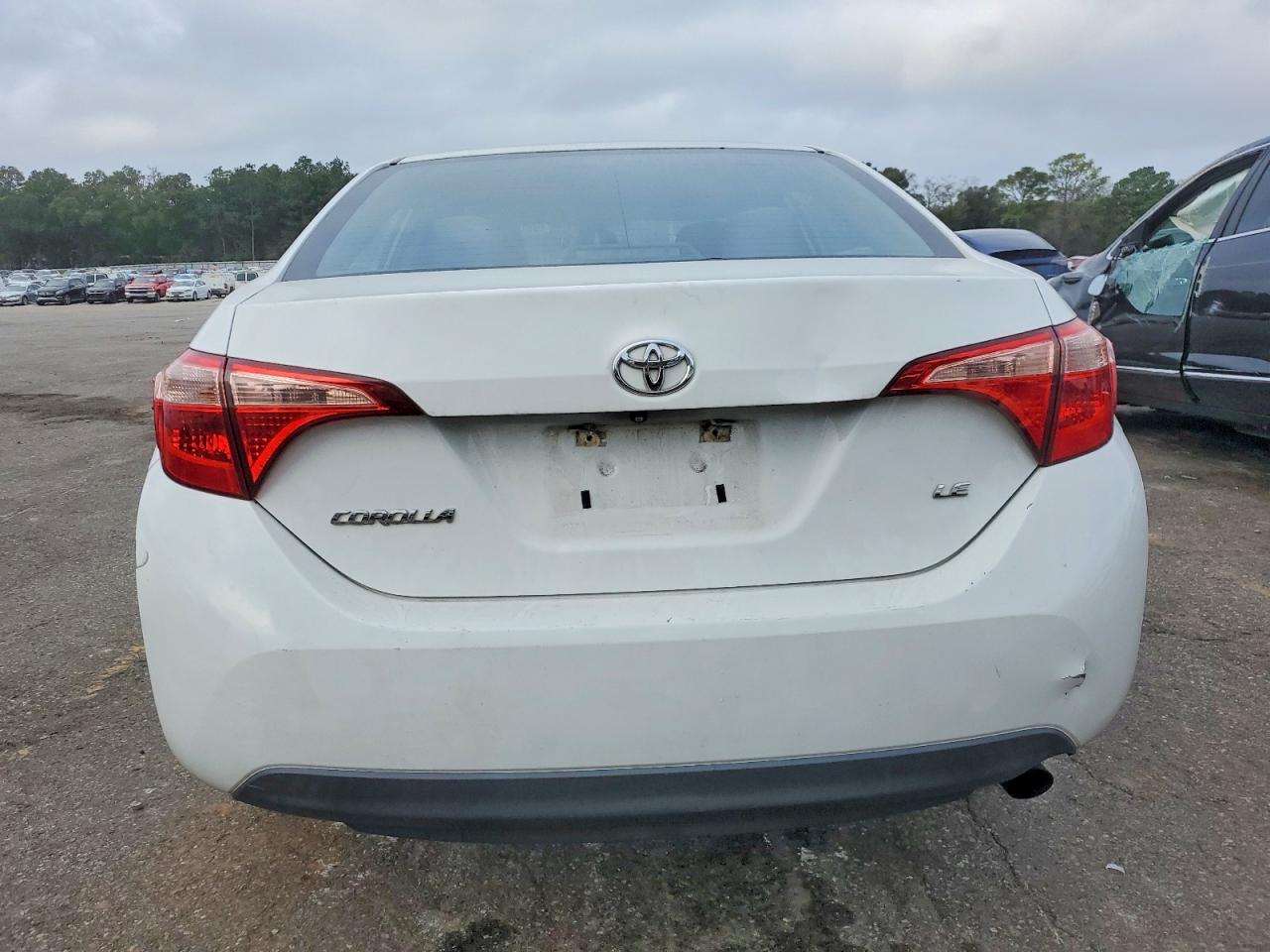 2018 TOYOTA COROLLA L photo 6