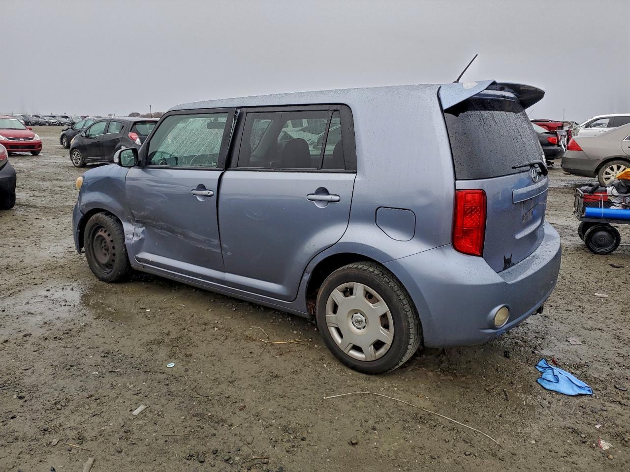 2009 TOYOTA SCION XB photo 2