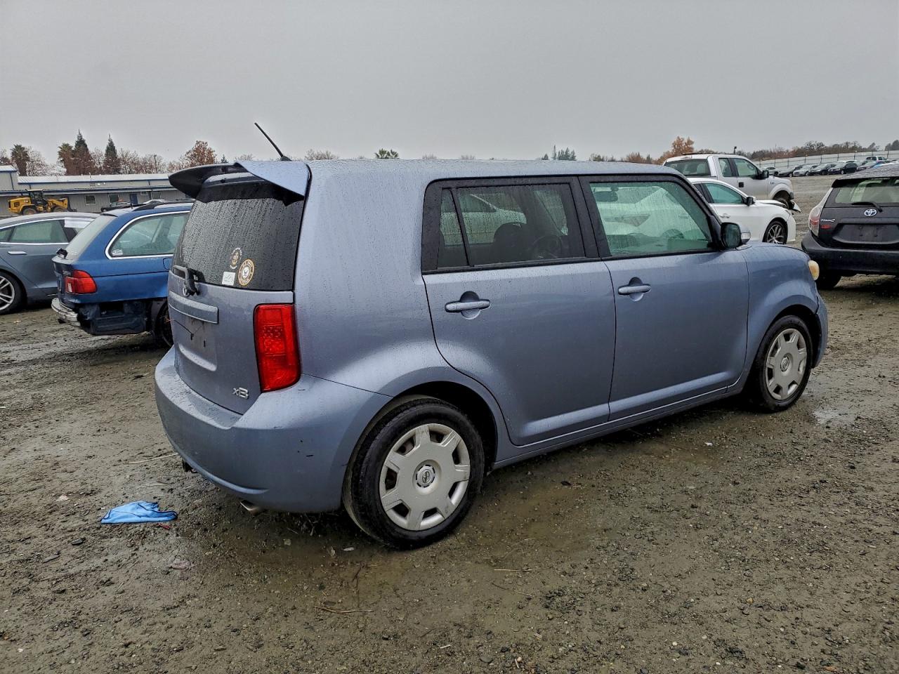 2009 TOYOTA SCION XB photo 3