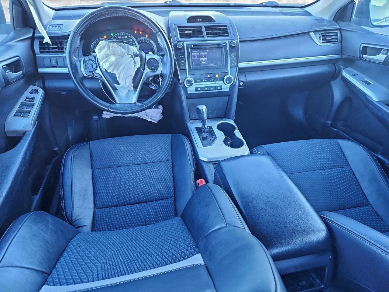2014 TOYOTA CAMRY L photo 8
