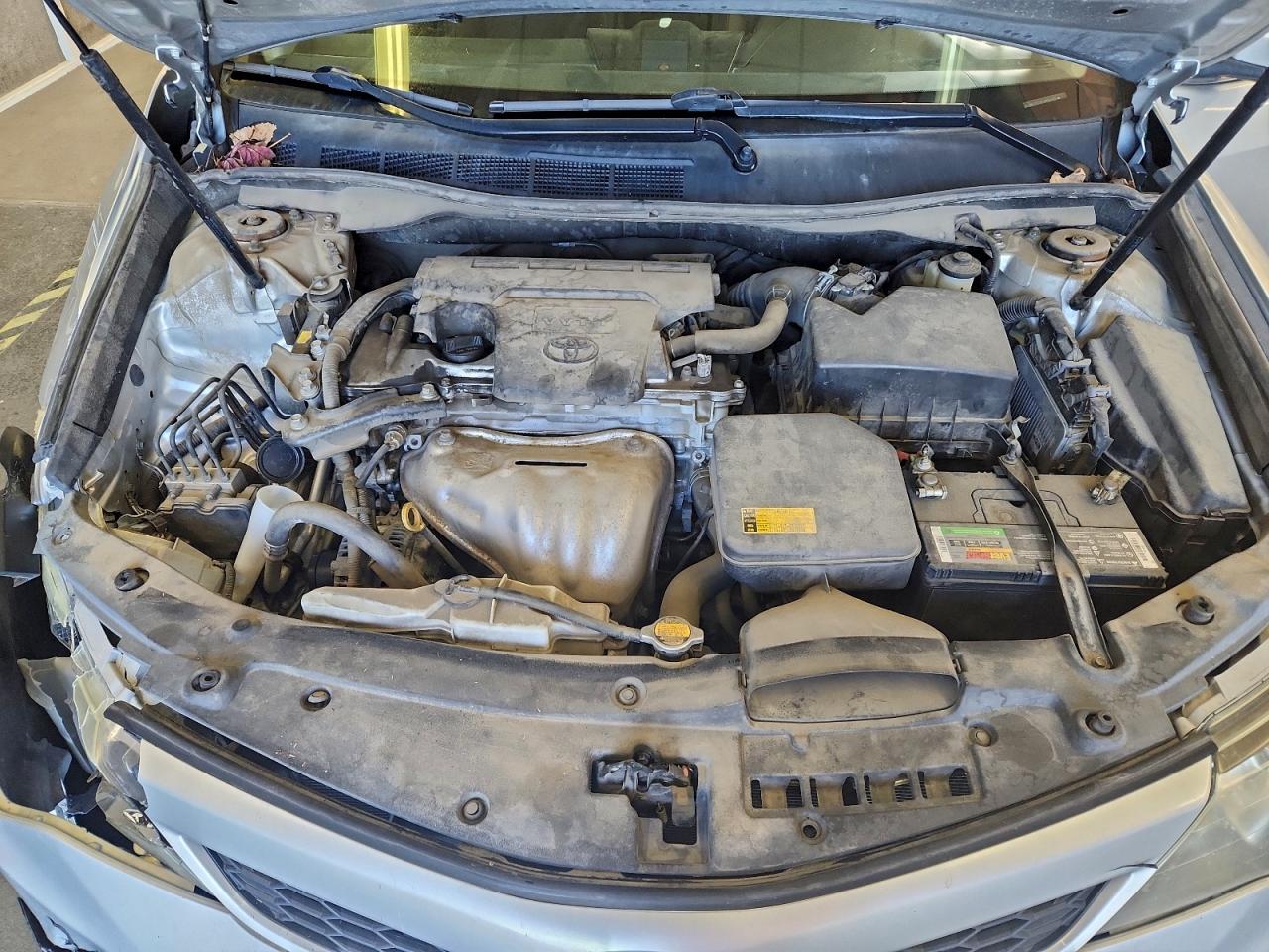 2014 TOYOTA CAMRY L photo 11