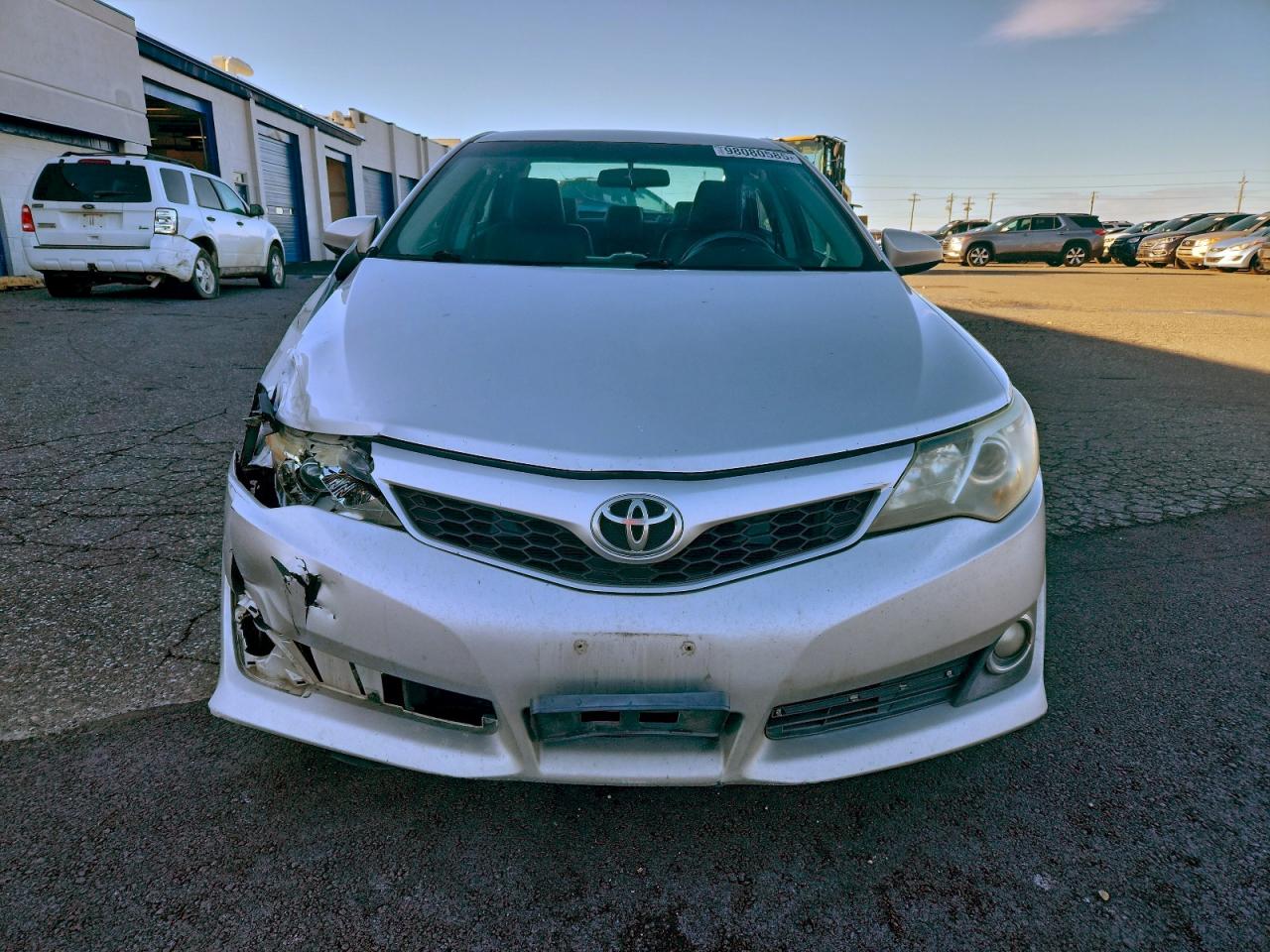2014 TOYOTA CAMRY L photo 5