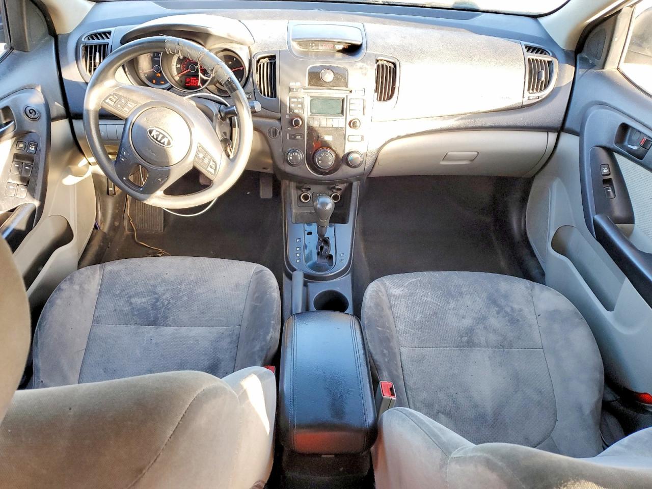 2010 KIA FORTE EX photo 8