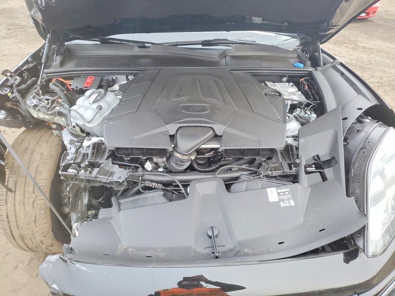 2025 PORSCHE CAYENNE E HYBRID COUPE photo 12