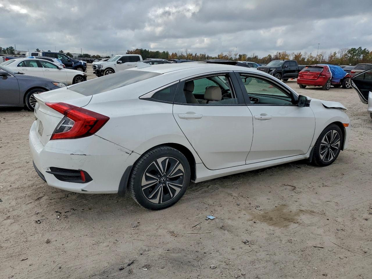 2017 HONDA CIVIC EX photo 9