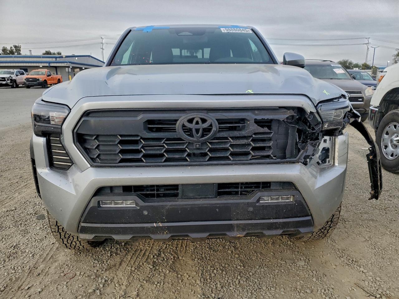 2025 TOYOTA TACOMA DOUBLE CAB photo 5