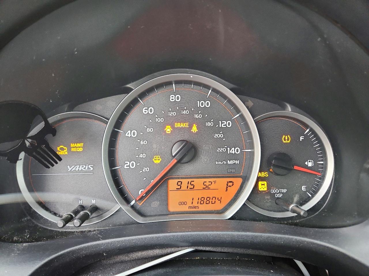 2014 TOYOTA YARIS 3-DOOR LE photo 9
