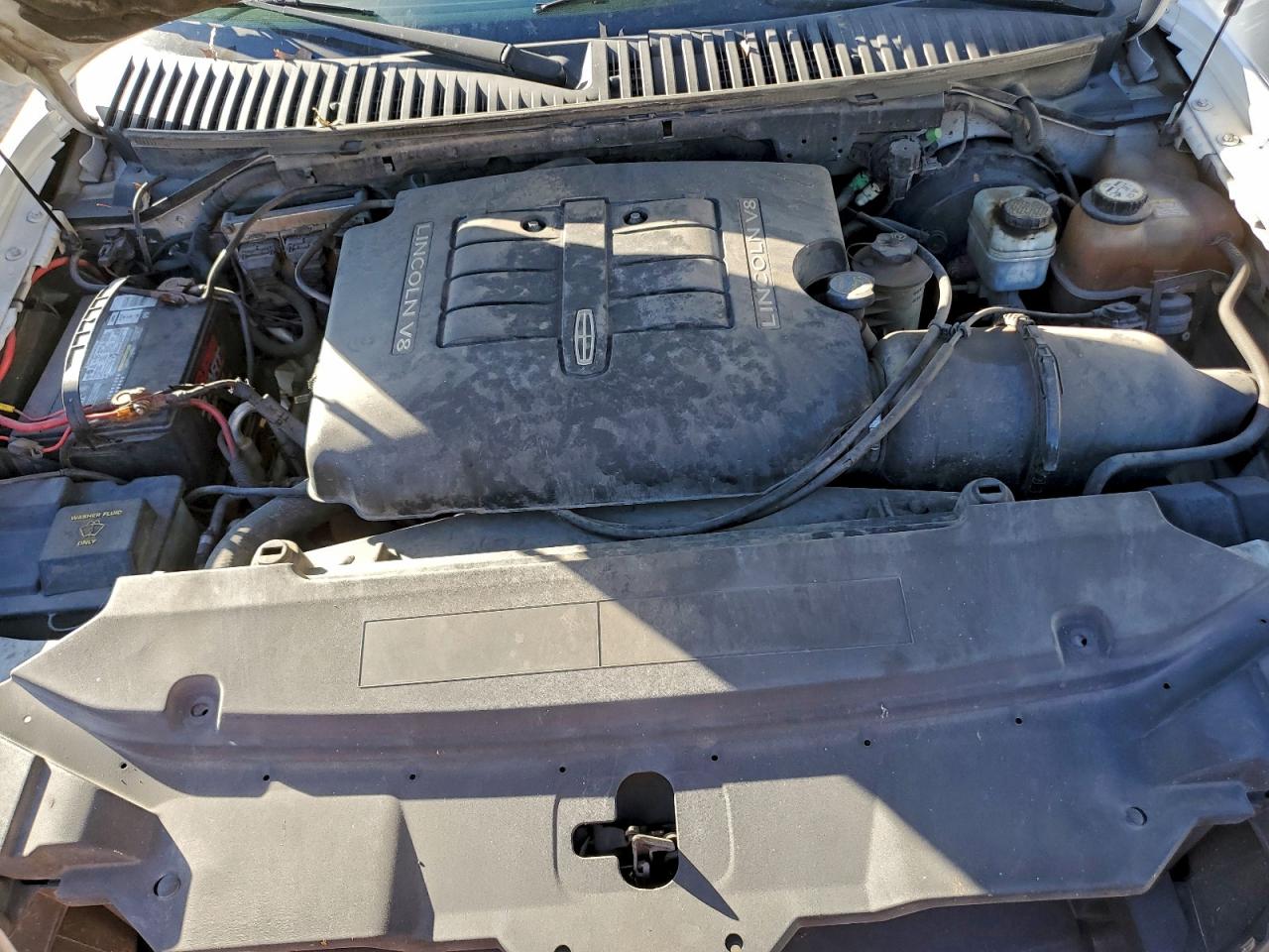 2004 LINCOLN NAVIGATOR photo 12
