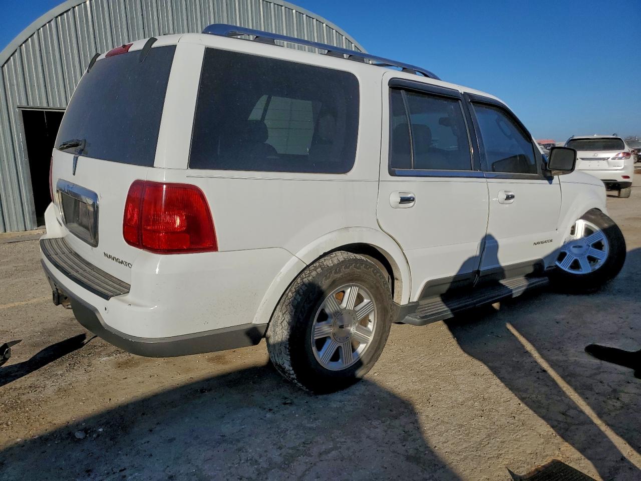 2004 LINCOLN NAVIGATOR photo 3