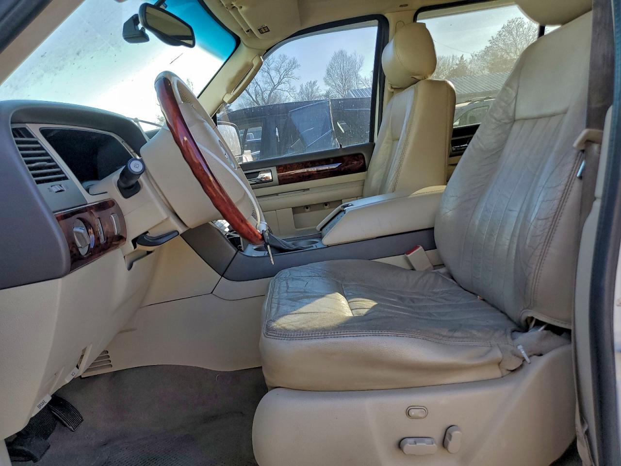 2004 LINCOLN NAVIGATOR photo 7