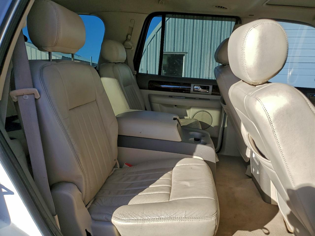2004 LINCOLN NAVIGATOR photo 11