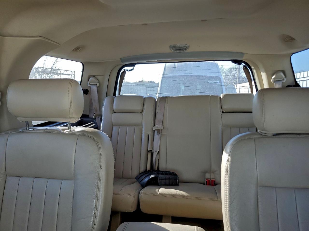 2004 LINCOLN NAVIGATOR photo 10