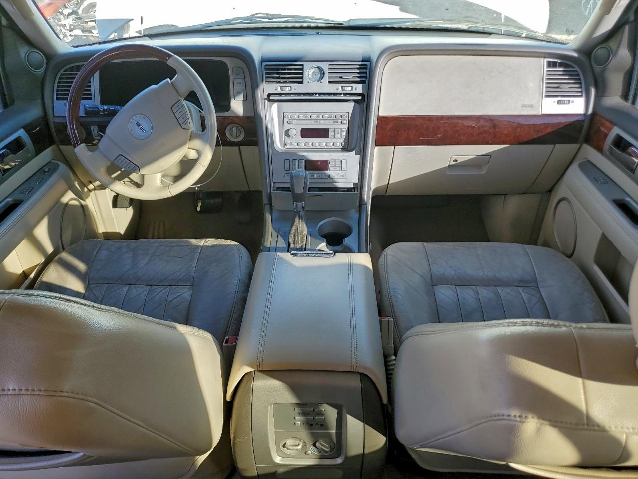 2004 LINCOLN NAVIGATOR photo 8