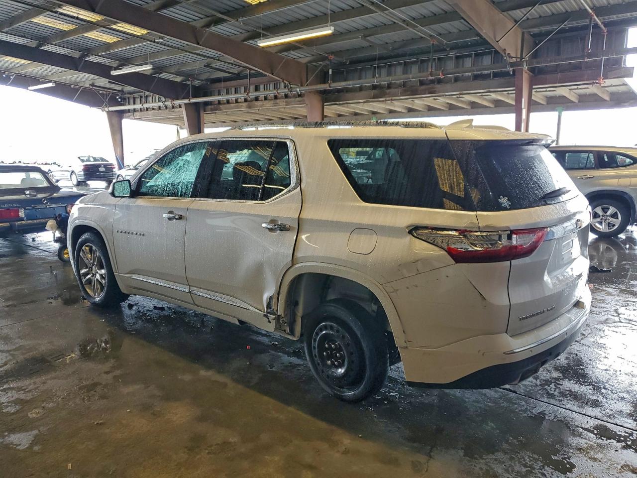 2019 CHEVROLET TRAVERSE HIGH COUNTRY photo 2