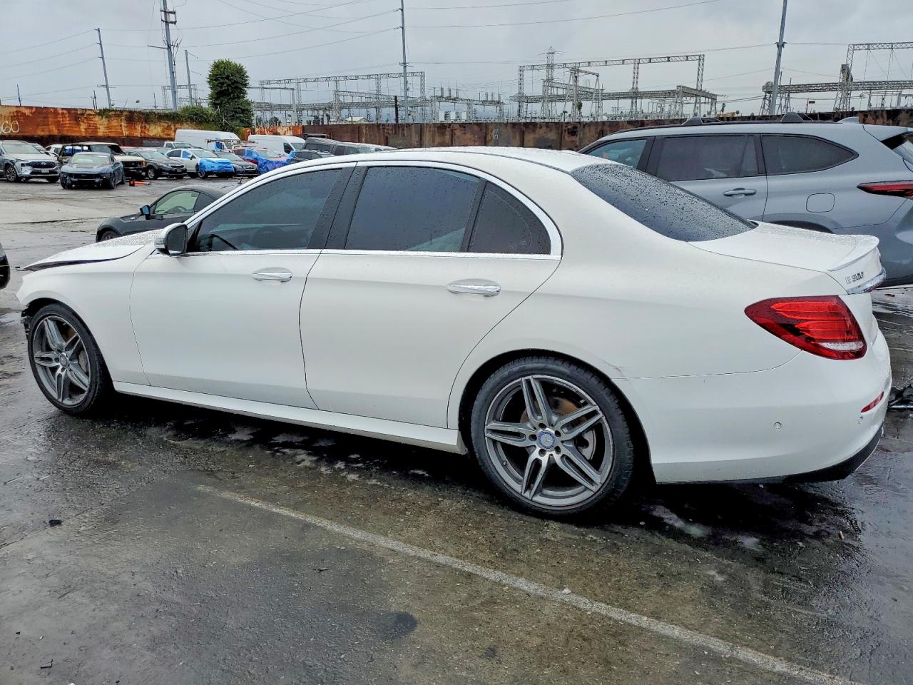 2017 MERCEDES-BENZ E 300 photo 2