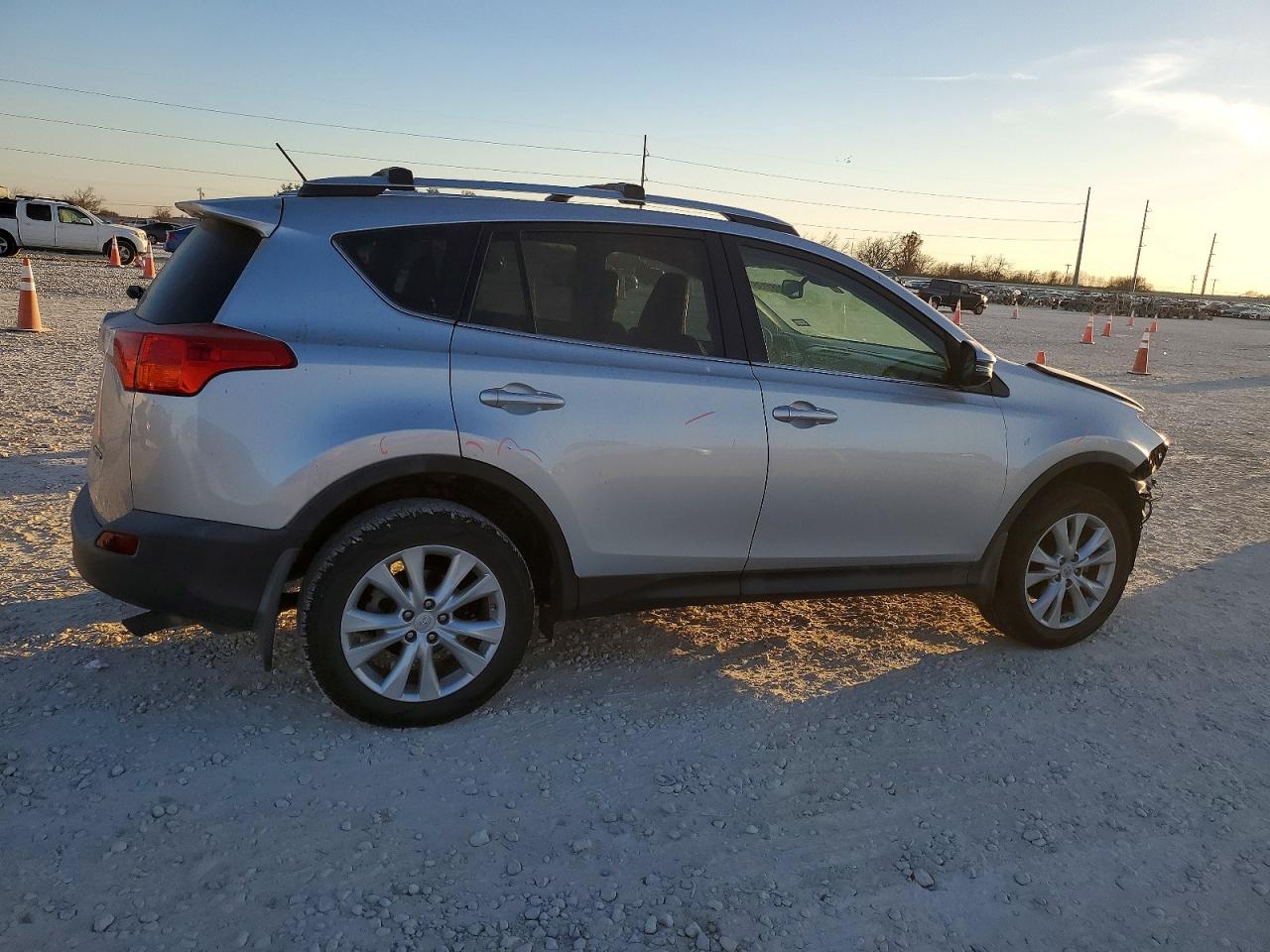 2015 TOYOTA RAV4 LIMITED photo 3