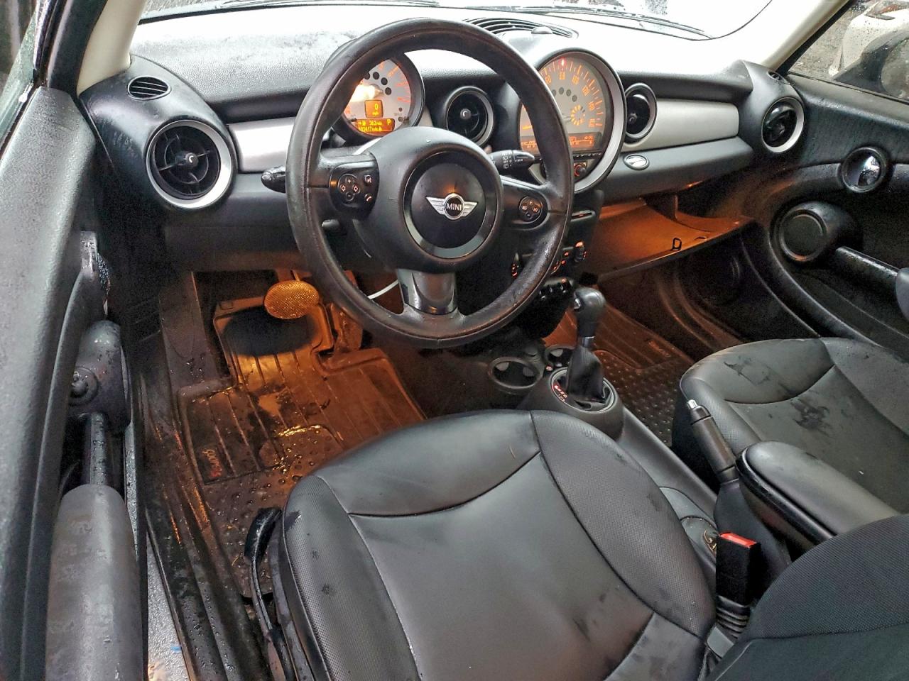 2012 MINI COOPER photo 8