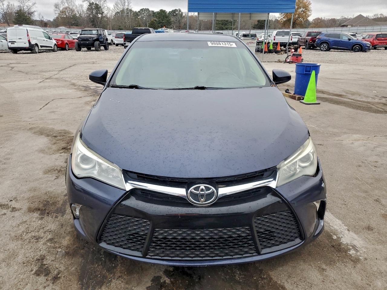 2015 TOYOTA CAMRY LE photo 5