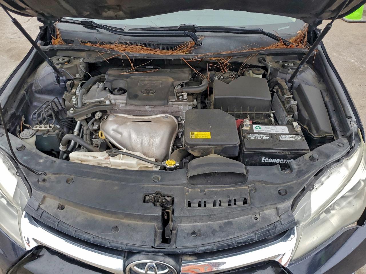 2015 TOYOTA CAMRY LE photo 11