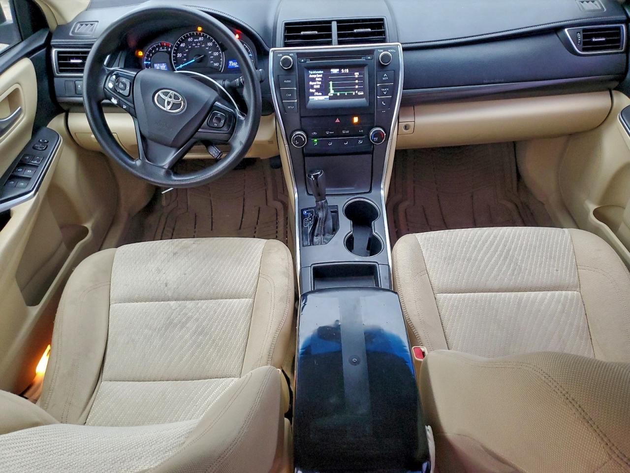 2015 TOYOTA CAMRY LE photo 8