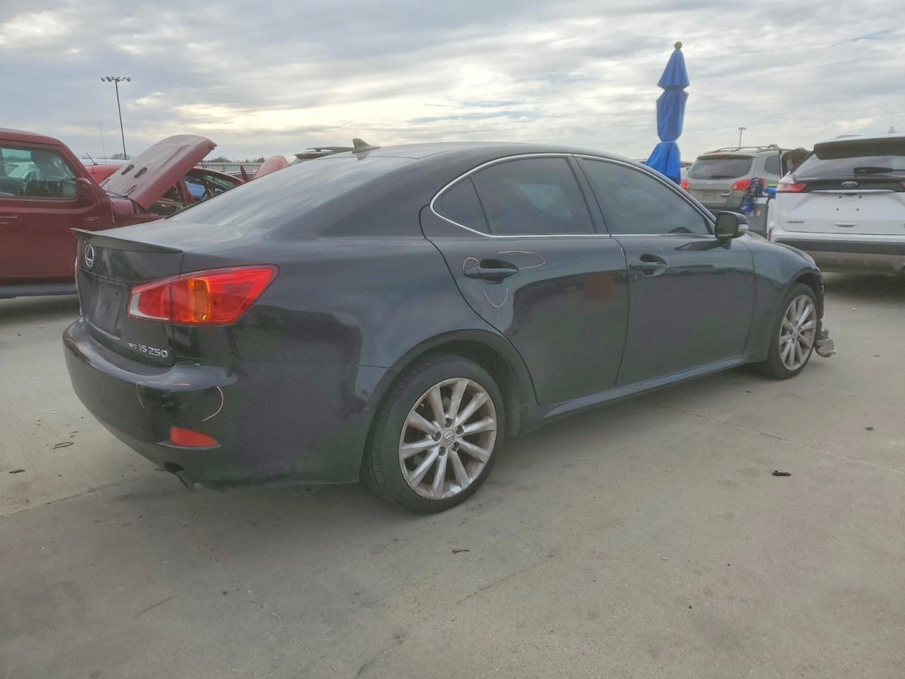 2010 LEXUS IS 250 photo 3