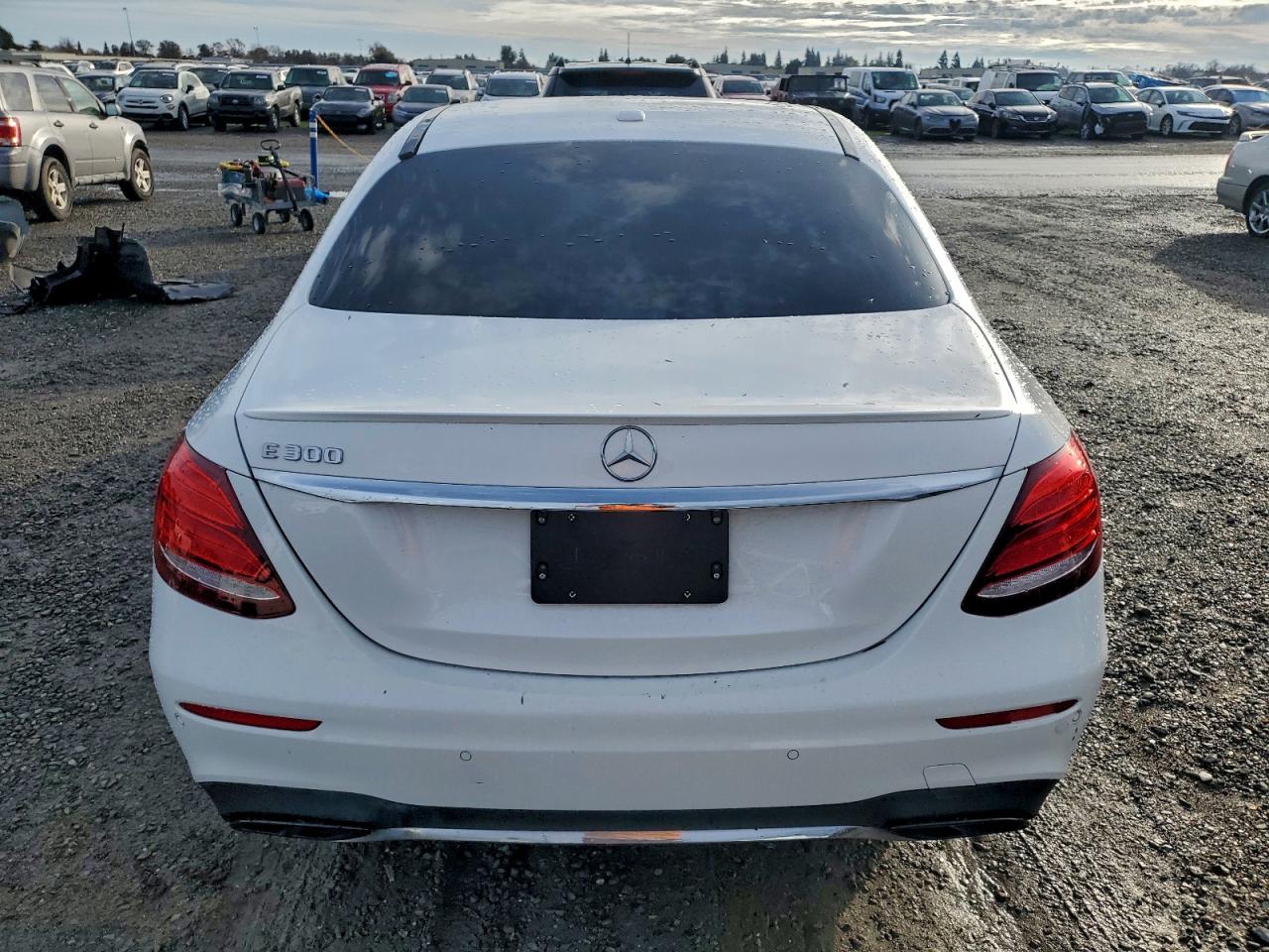 2018 MERCEDES-BENZ E 300 photo 6