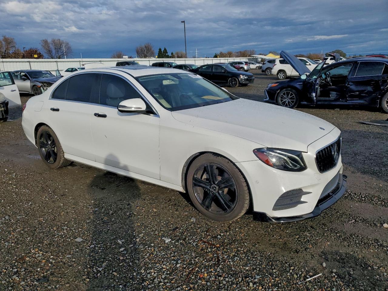 2018 MERCEDES-BENZ E 300 photo 4