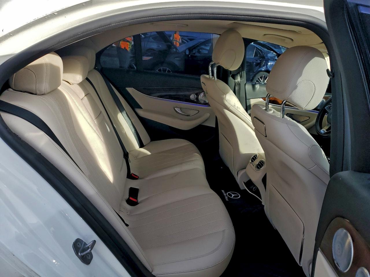 2018 MERCEDES-BENZ E 300 photo 10
