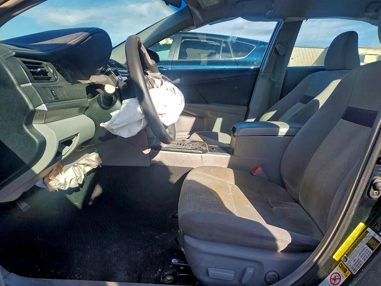 2013 TOYOTA CAMRY L photo 7