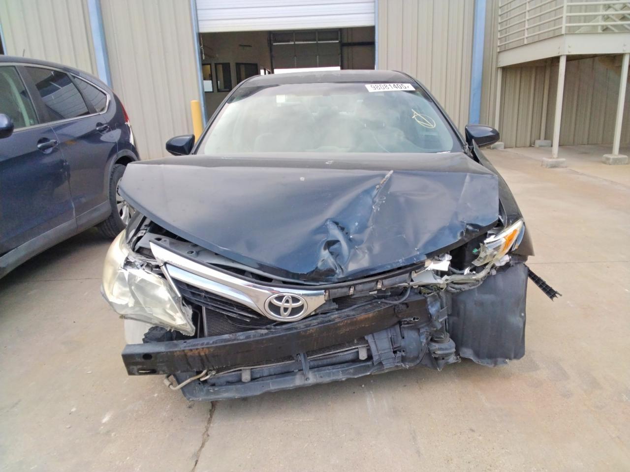2013 TOYOTA CAMRY L photo 5
